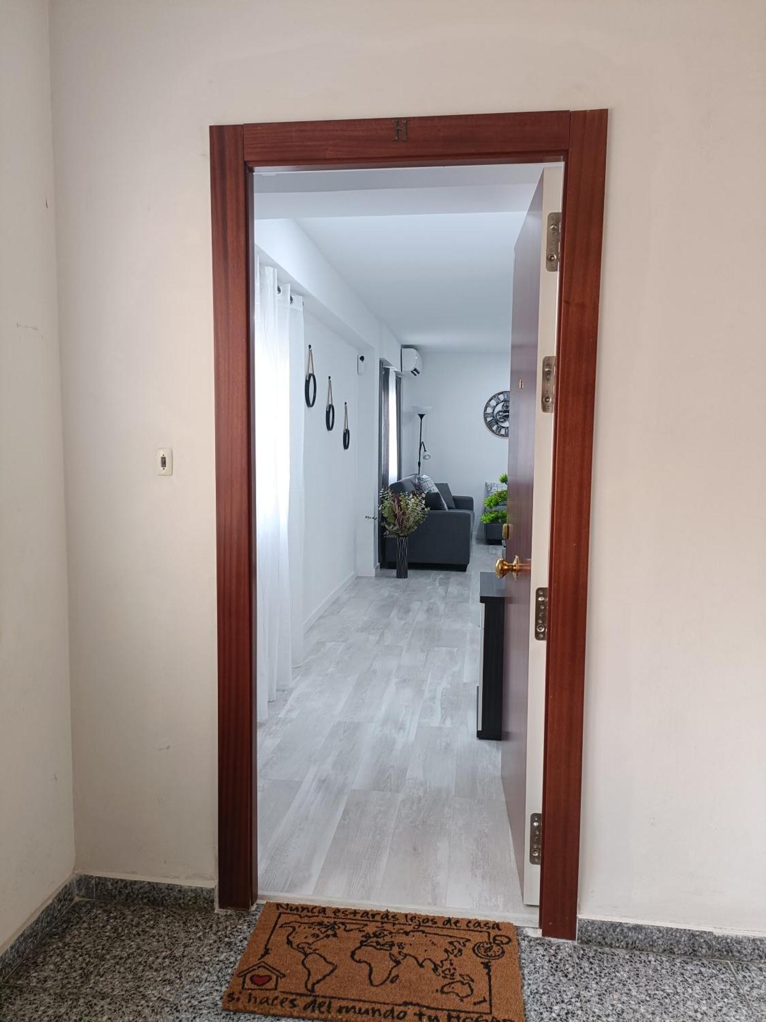 Mare De Deu, Vivienda Vacacional Para Familias Y Mayores De 25 Anos En El Grao De Gandia-Playa Playa de Gandia Ngoại thất bức ảnh