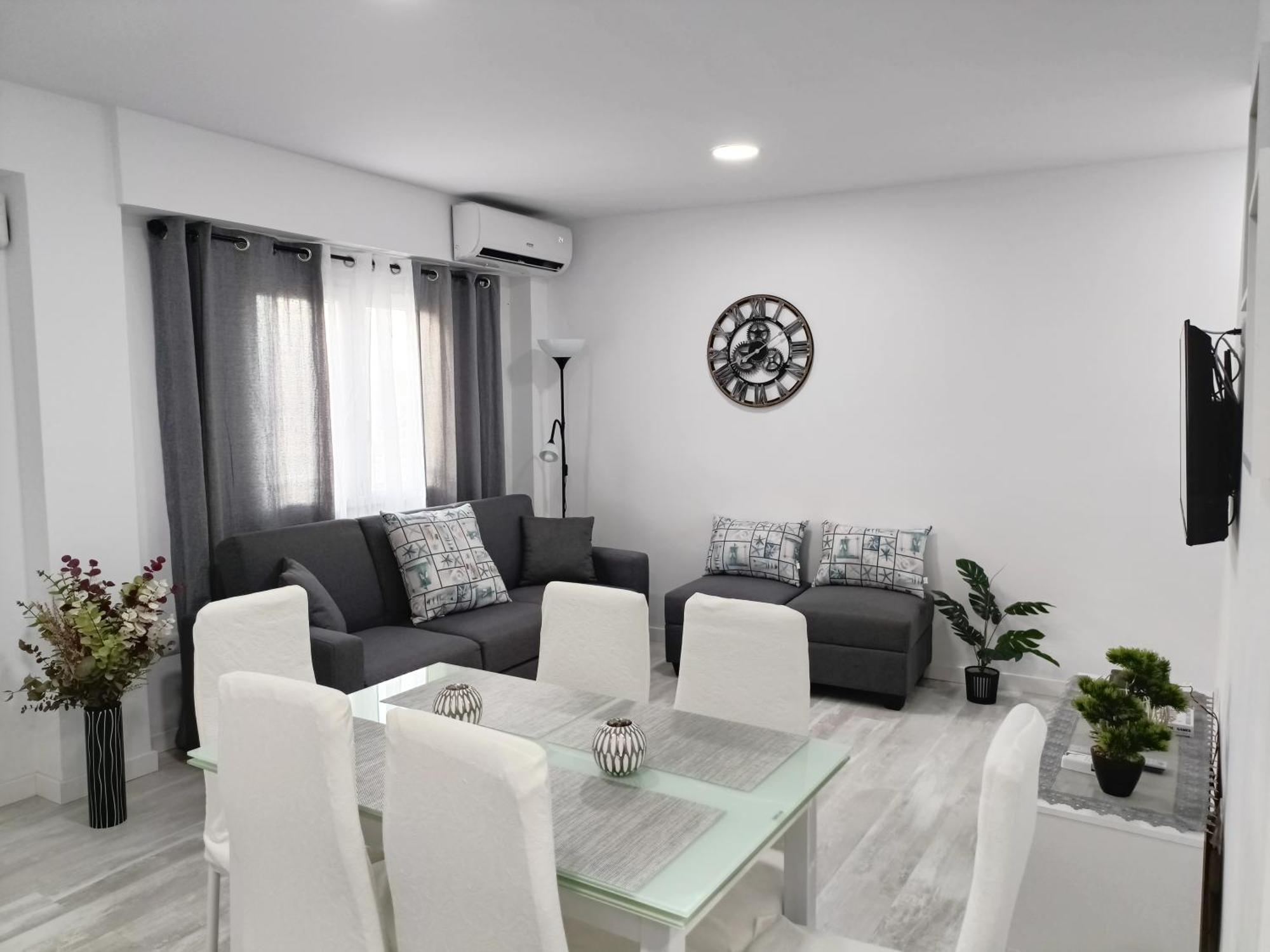 Mare De Deu, Vivienda Vacacional Para Familias Y Mayores De 25 Anos En El Grao De Gandia-Playa Playa de Gandia Ngoại thất bức ảnh